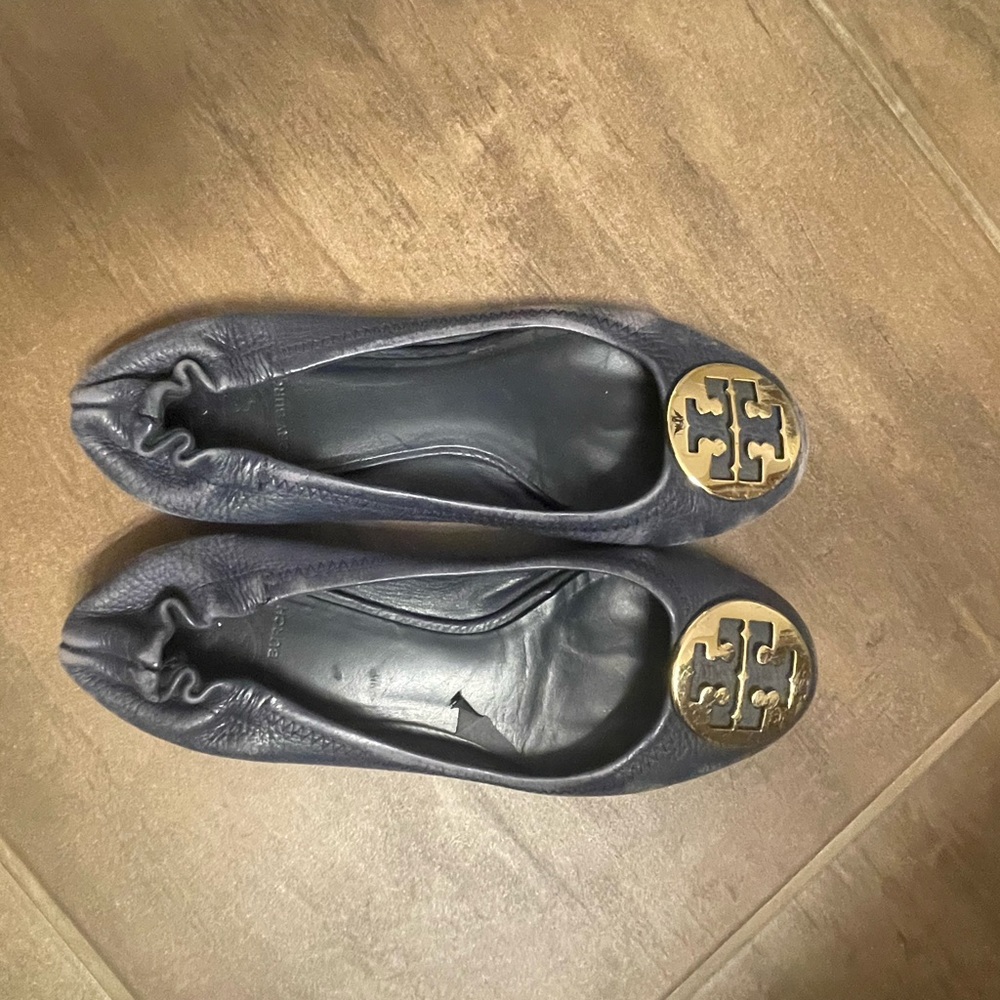 Tory Burch Flats | Navy & Gold